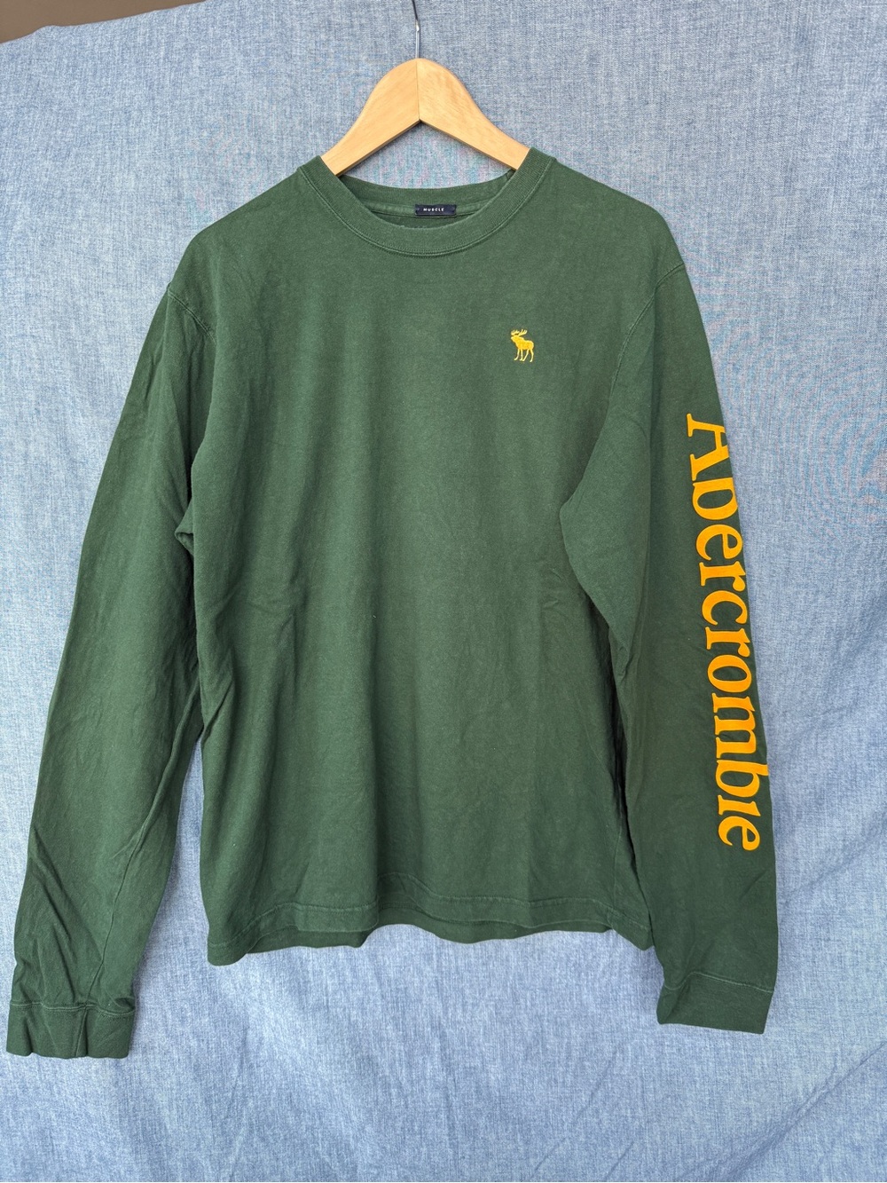 Vintage Y2K Abercrombie & Fitch Men's L/S Muscle Tee - Green with Yellow Logo XL